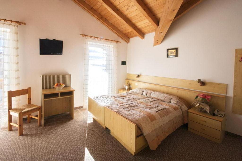 Hotel Vallechiara Moena Szoba fotó