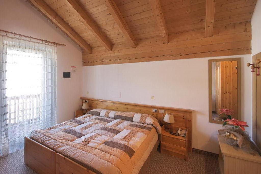 Hotel Vallechiara Moena Szoba fotó