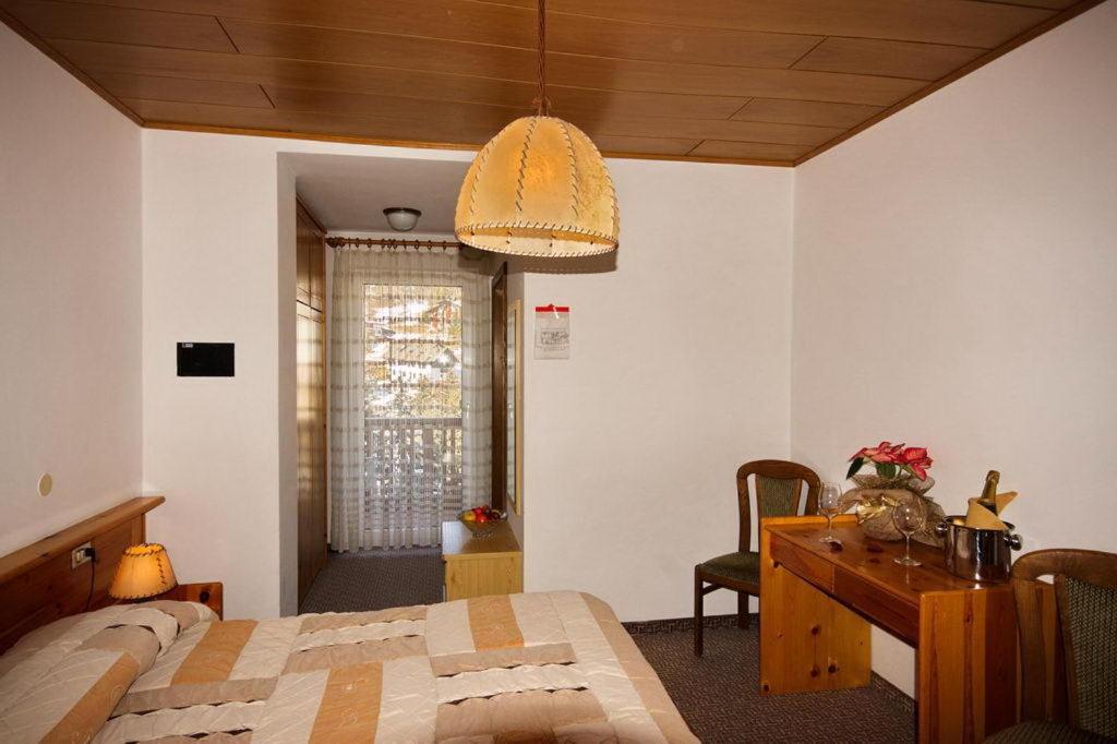 Hotel Vallechiara Moena Szoba fotó